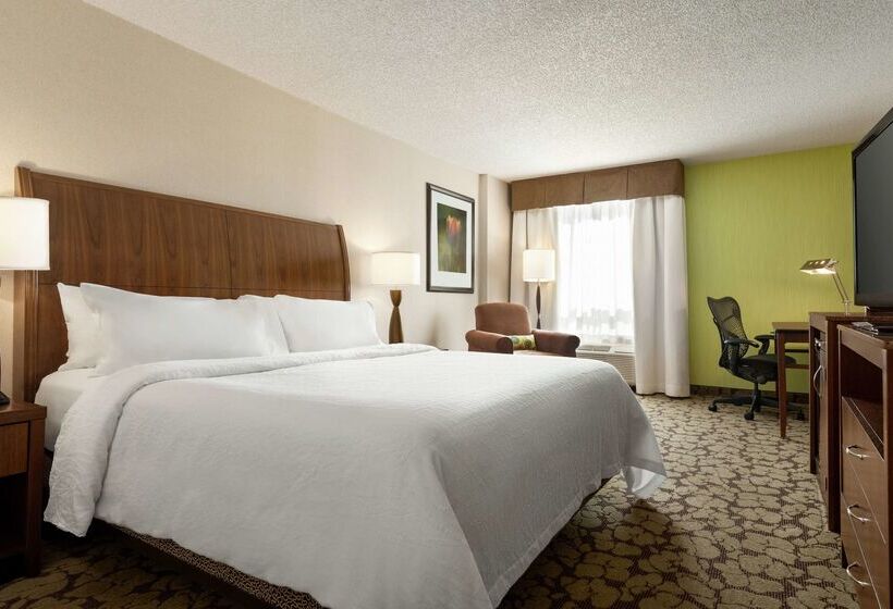 هتل Hilton Garden Inn Saskatoon Downtown