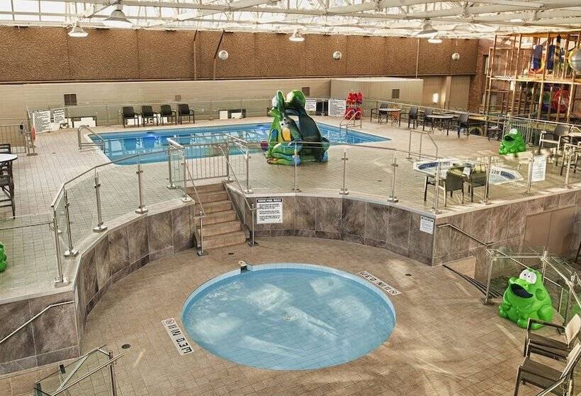 هتل Holiday Inn Winnipeg Airport West, An Ihg