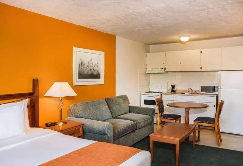 Hotel Howard Johnson By Wyndham Victoria