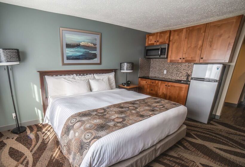 Prestige Hudson Bay Lodge & Conference Centre, Worldhotels Crafted Collection