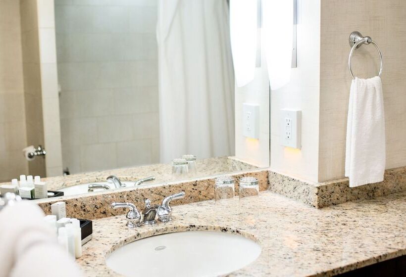 The Lord Nelson Hotel & Suites