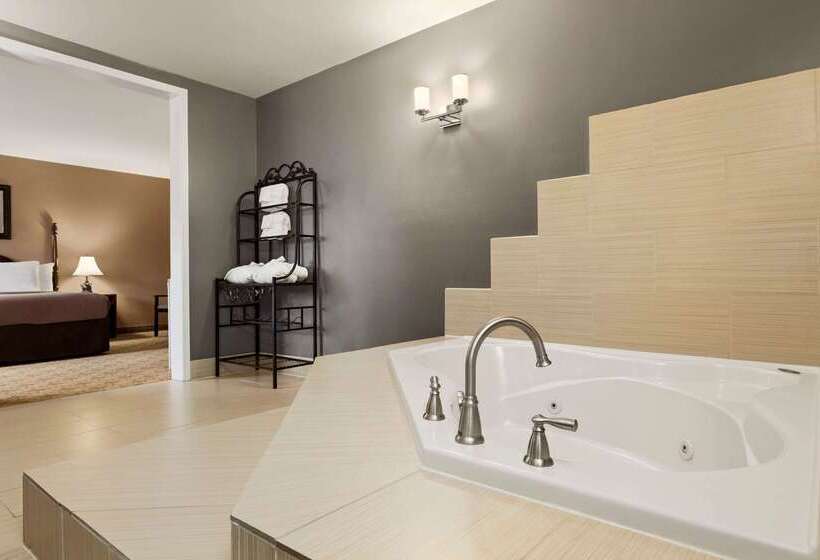 هتل Travelodge By Wyndham Kenora