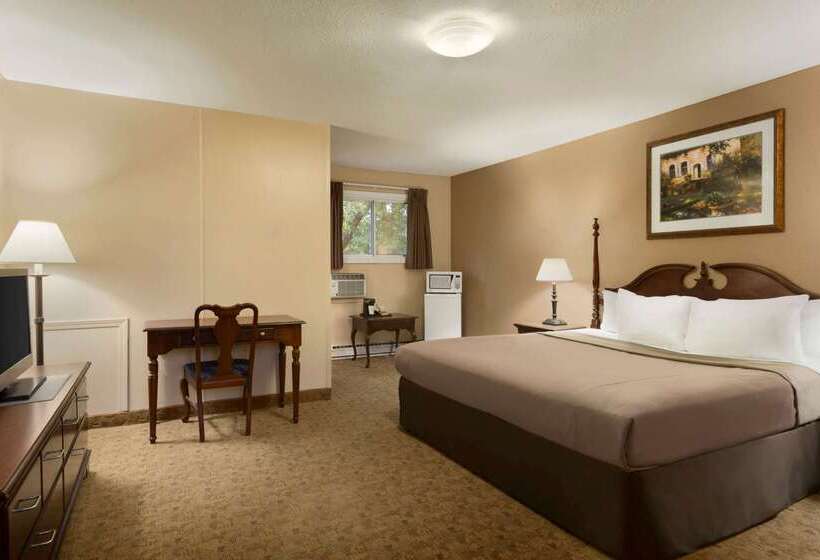 هتل Travelodge By Wyndham Kenora