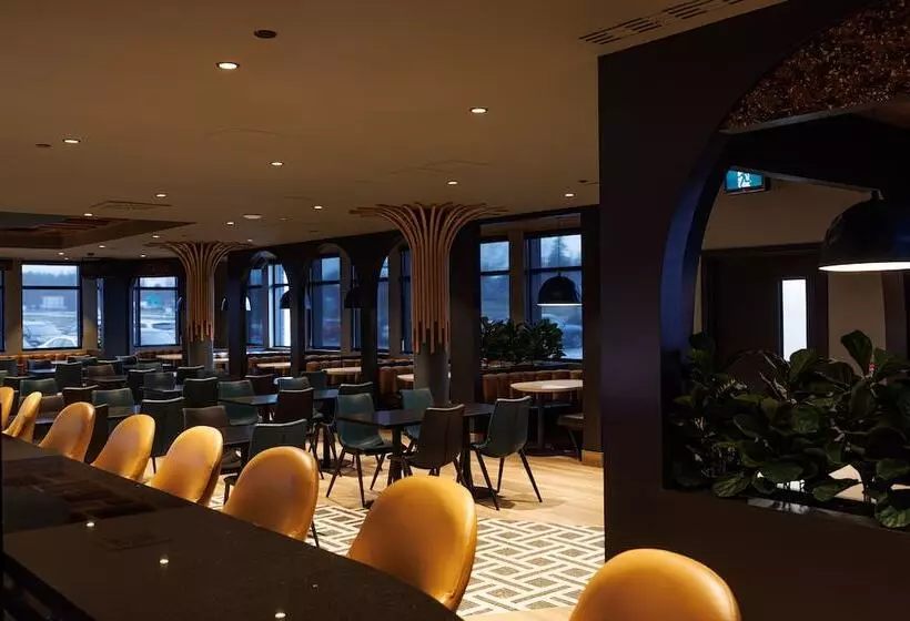 Отель Universel, Centre De Congres Riviereduloup