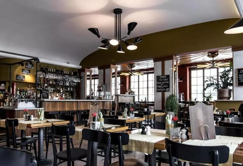 Enjoy 1313AG Hotel Touring