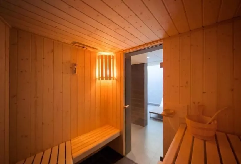 Szálloda Agora Swiss Night By Fassbind