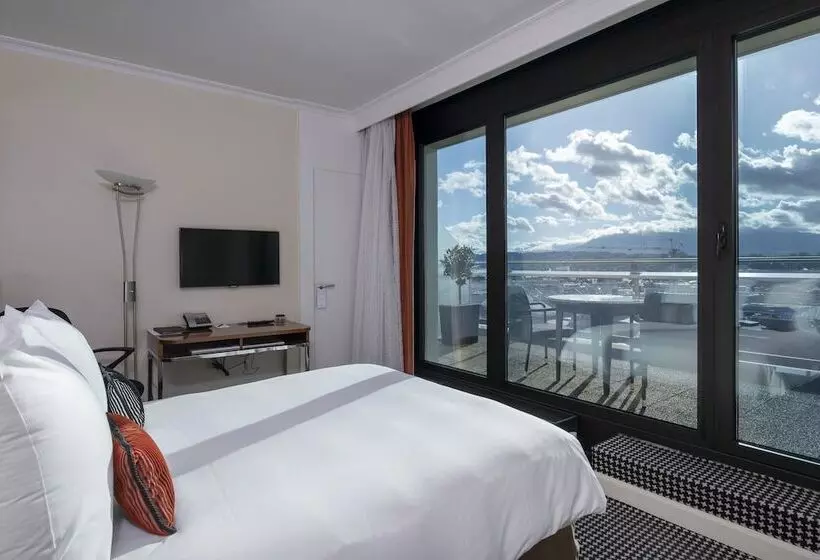 هتل Warwick Geneva