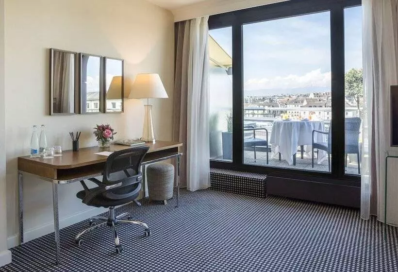 هتل Warwick Geneva