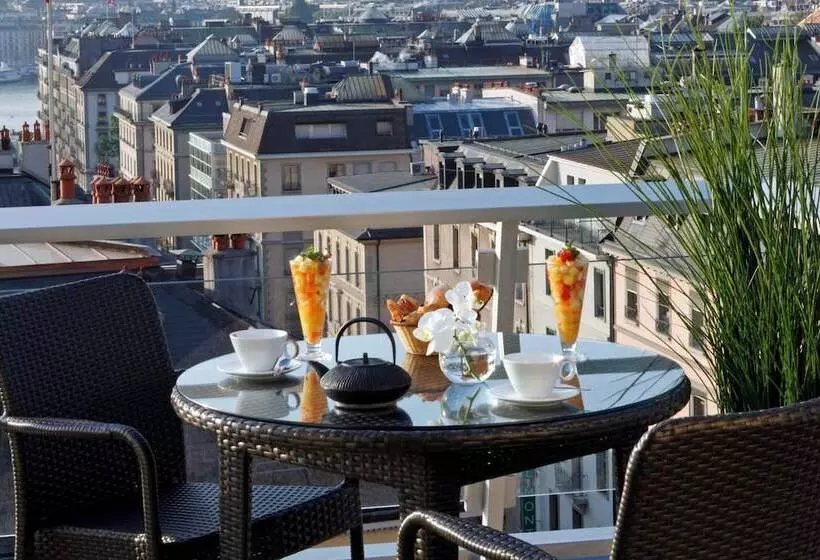 هتل Warwick Geneva