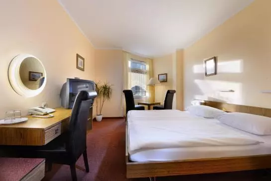 Hotelli Gromada Am Tegeler See