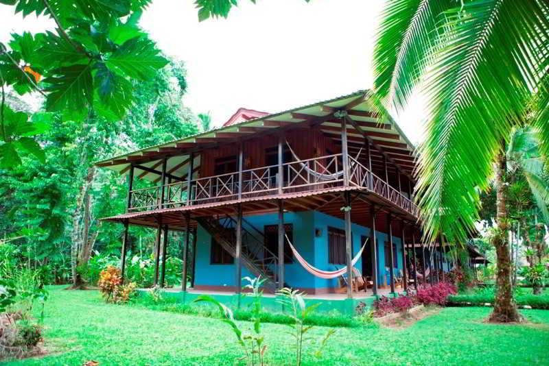 هتل Tortuga Lodge & Gardens By Böëna