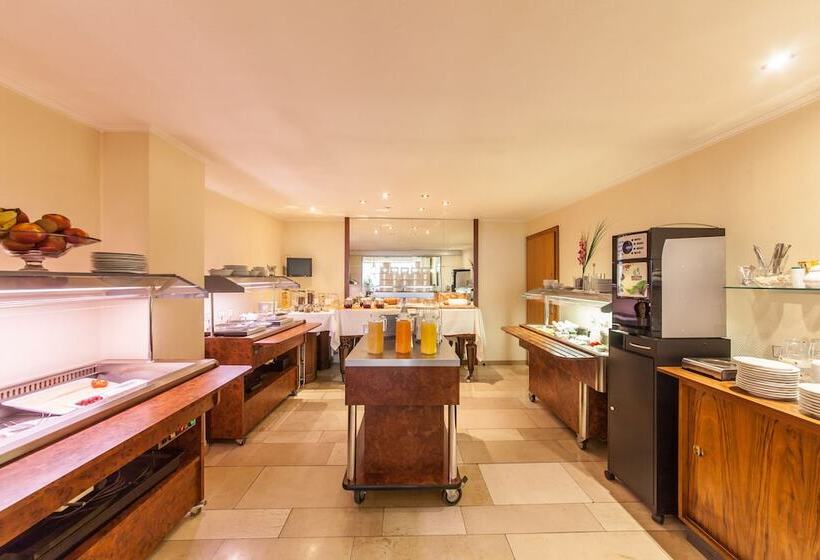 Отель Flora Düsseldorf