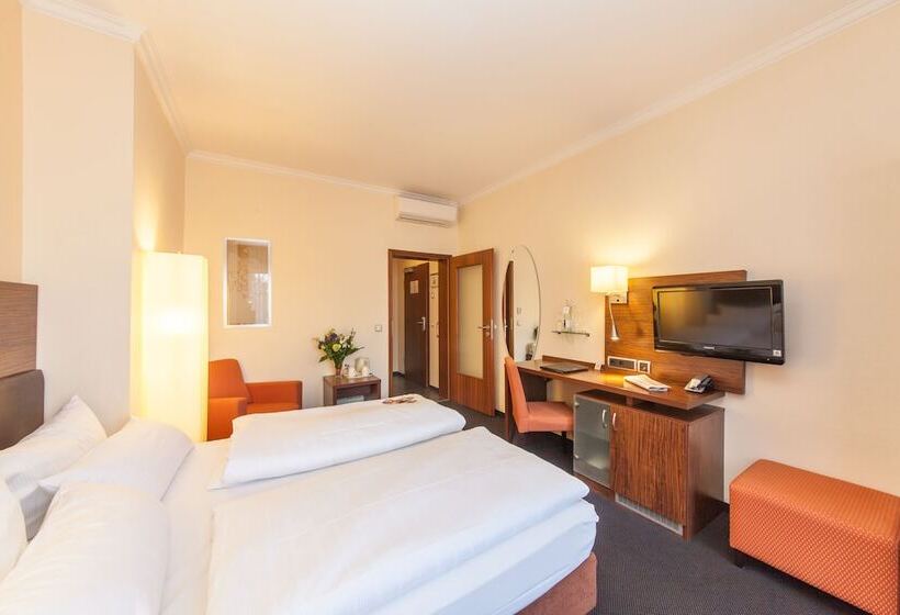 Отель Flora Düsseldorf