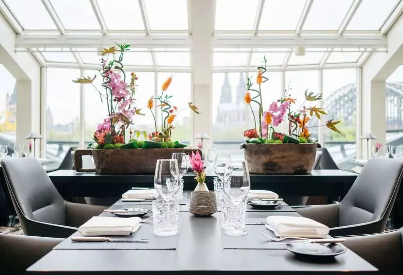 هتل Hyatt Regency Koln