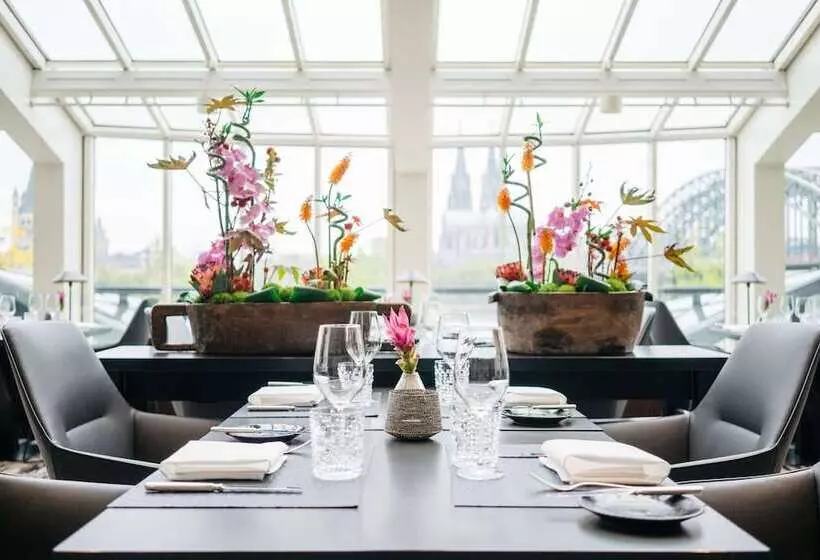 هتل Hyatt Regency Koln