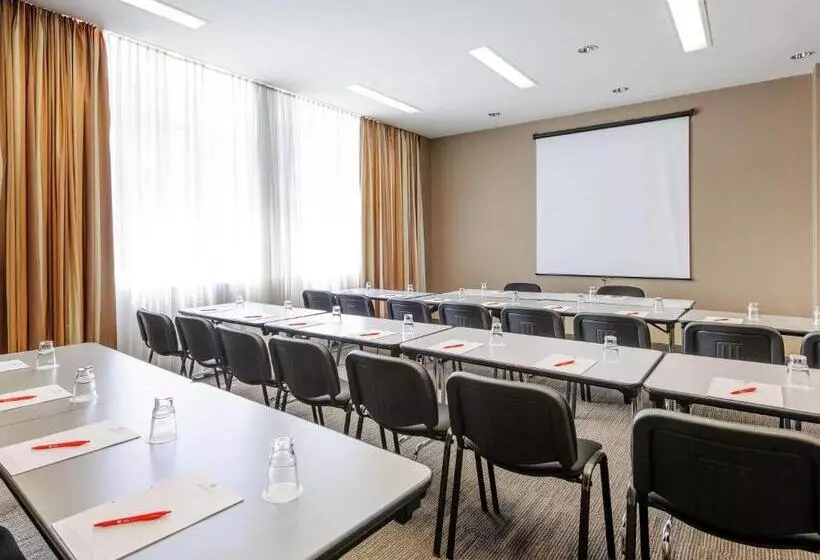 Hotelli Ibis Augsburg Koenigsplatz