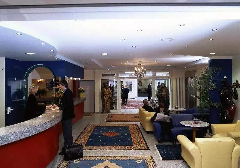 هتل Königshof am Funkturm Business