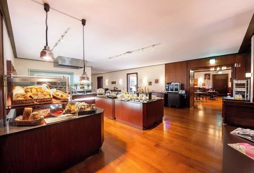 Отель Krefelder Hof