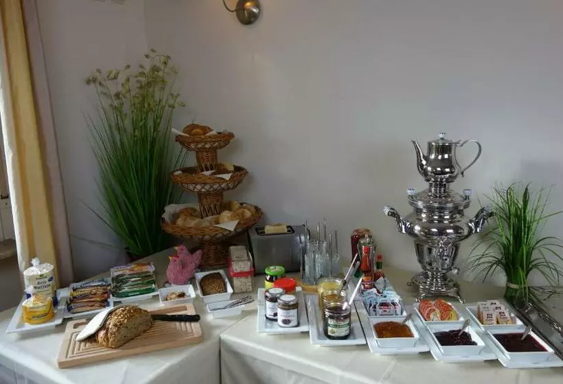 Отель Am Schwimmbad