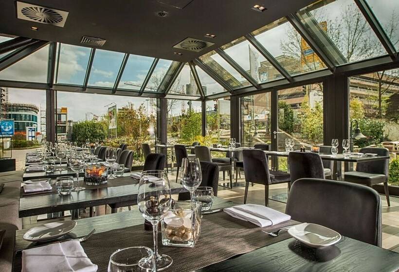 Отель Wyndham Stuttgart Airport Messe