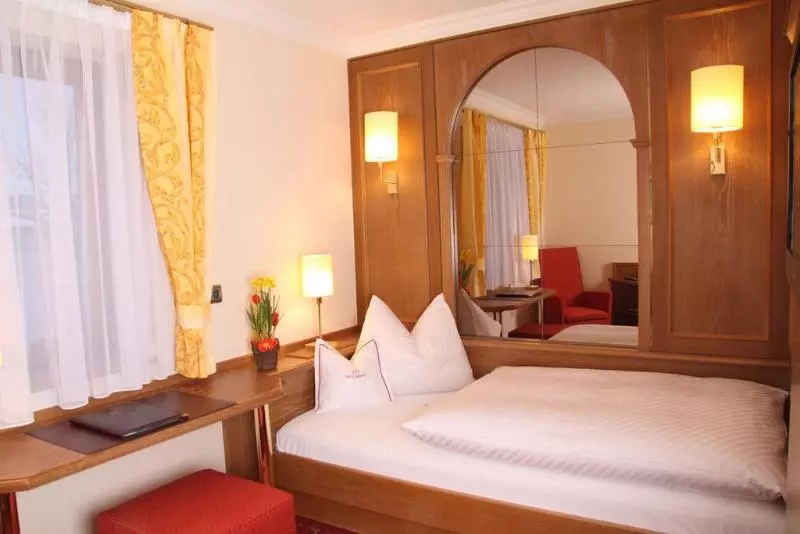 Hotel Am Schlosspark Zum Kurfurst