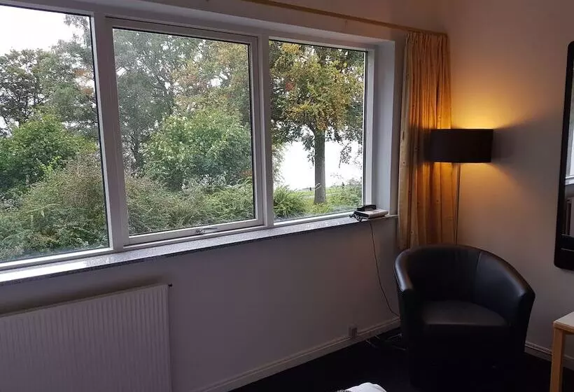 בית מלון כפרי Strandparken