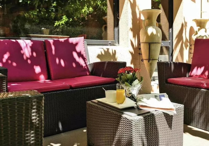 Hotel Ibis Avignon Centre Pont De L'europe