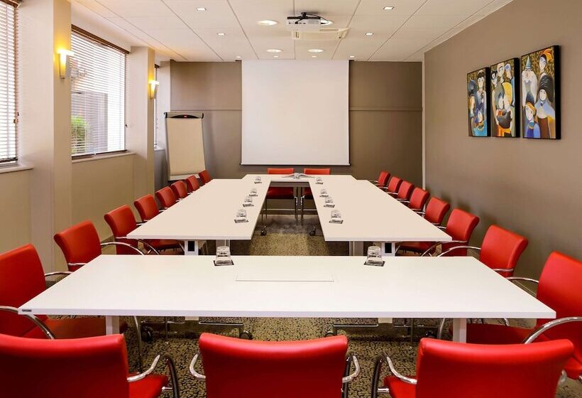 בית מלון כפרי Ibis Besançon Centreville