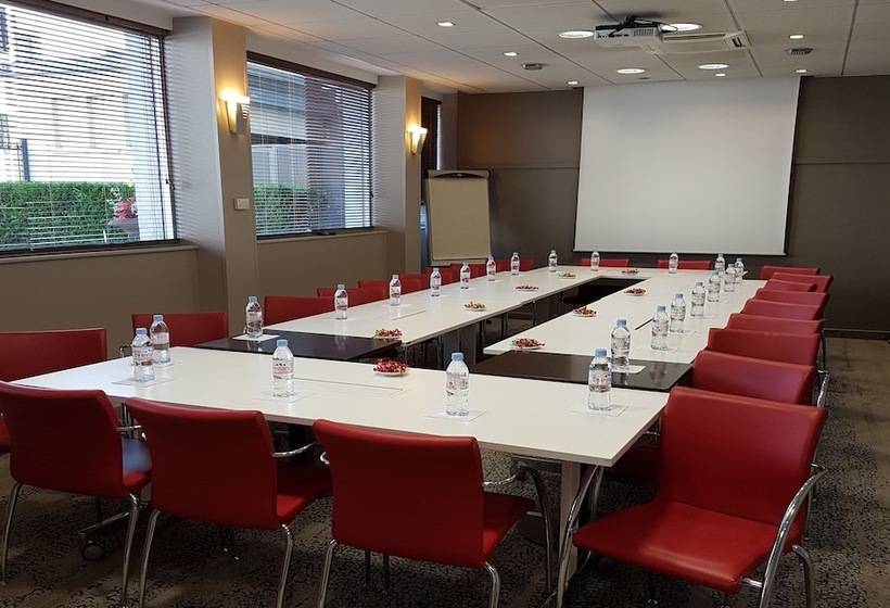 בית מלון כפרי Ibis Besançon Centreville