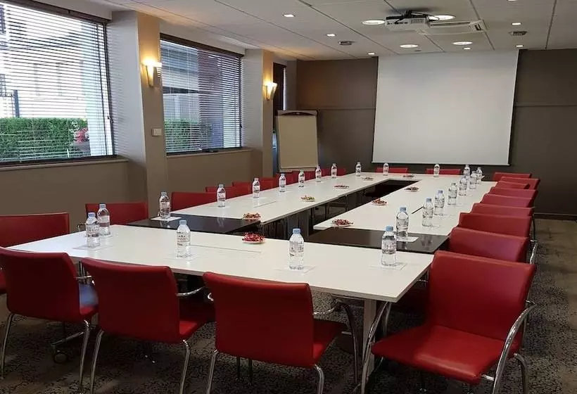 هتل Ibis Besançon Centreville