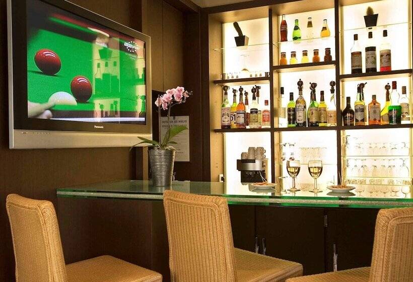 בית מלון כפרי Ibis Besançon Centreville