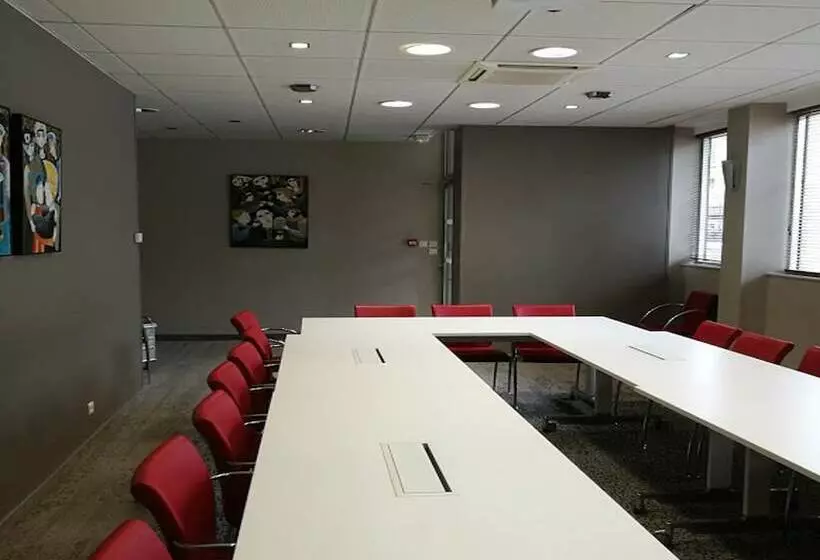 هتل Ibis Besançon Centreville