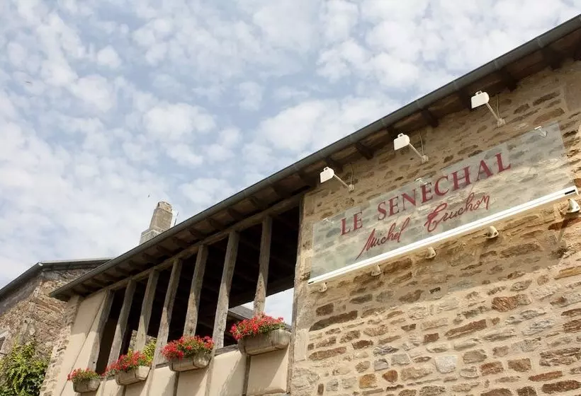 Отель Le Senechal