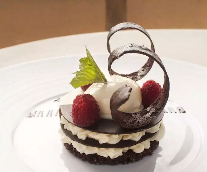 Отель Le Senechal