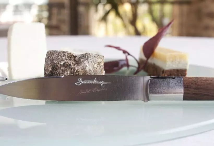 Отель Le Senechal