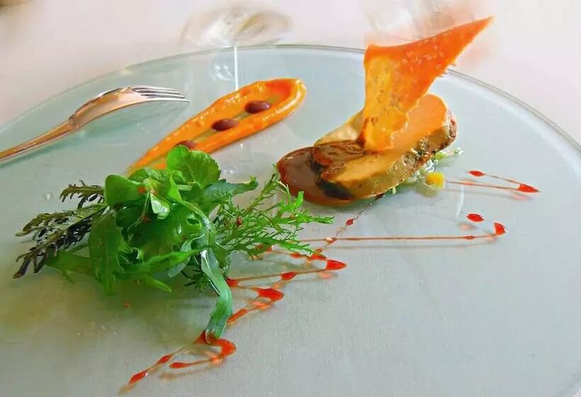 Отель Le Senechal