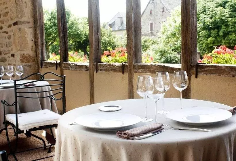 Отель Le Senechal