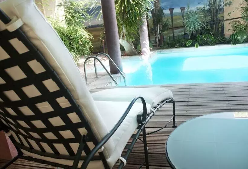 Отель Le Senechal