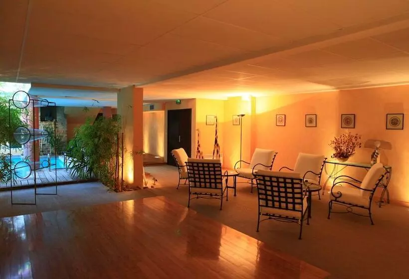 Отель Le Senechal