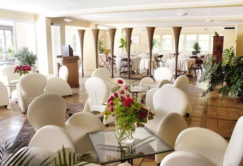 Отель Le Senechal