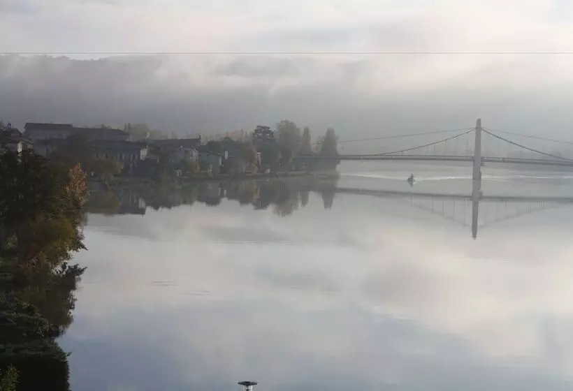 בית מלון כפרי Lerie Beau Rivage