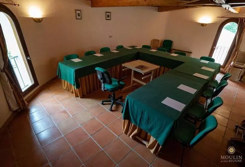 ホテル Hôtel Moulin De Val De Seugne