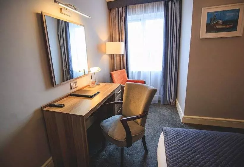 Westlodge Hotel & Leisure Centre