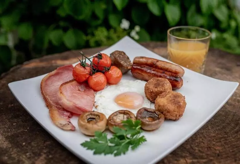 هتل Whitford House