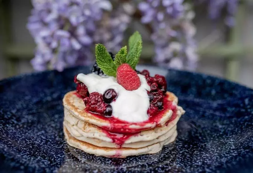 هتل Whitford House