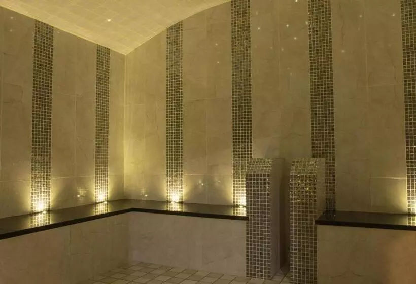 هتل Whitford House