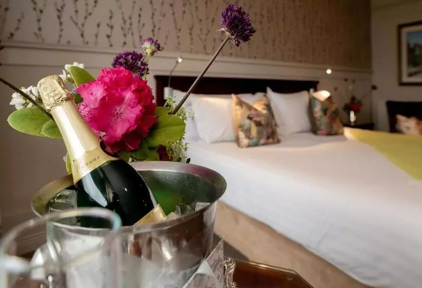 هتل Whitford House