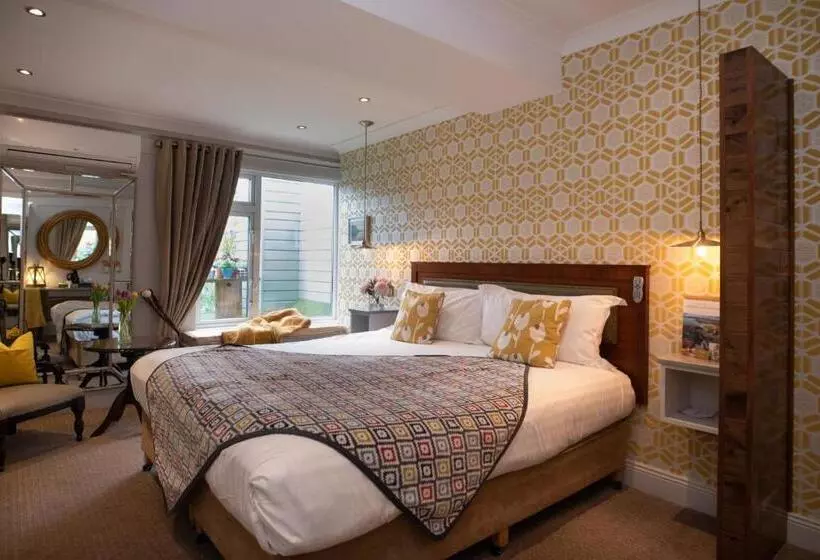 هتل Whitford House