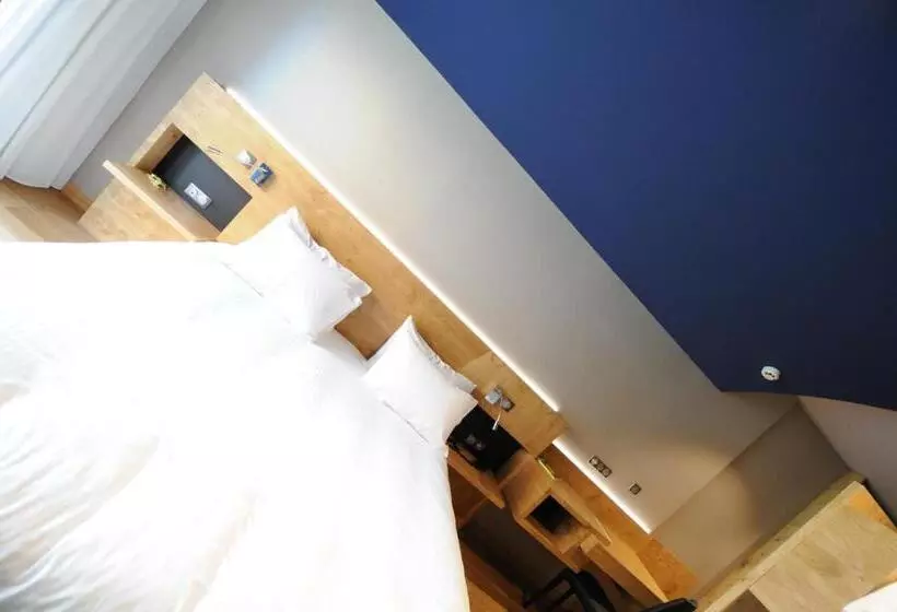 Logis Hotel Restaurant Au Boeuf Rouge