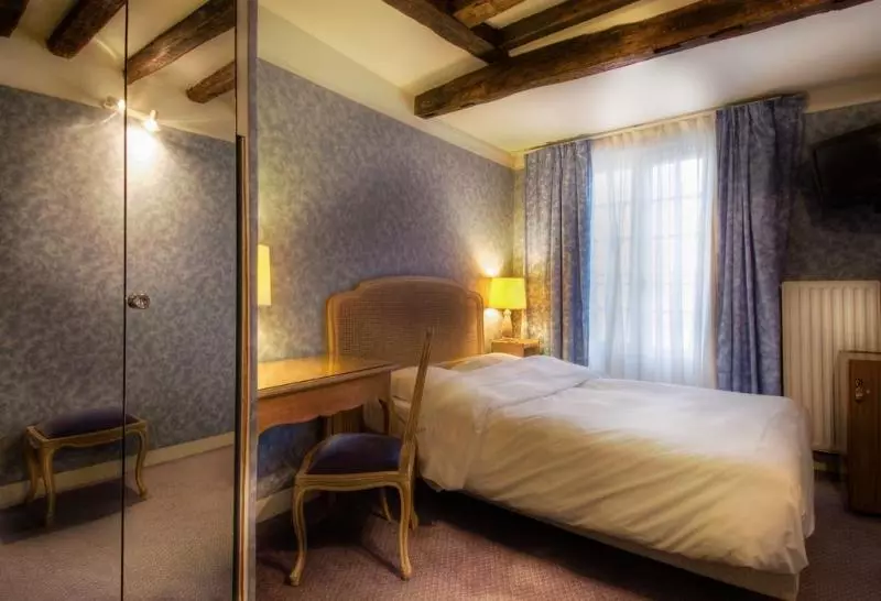 ホテル Baudelaire Opera